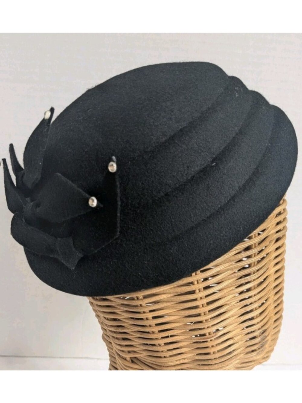 Vintage 1950s Black Felt Cocktail Hat w/ Rhinestones & Bow Mid Century Womens